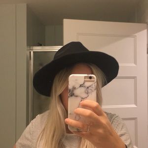 Wide brimmed hat